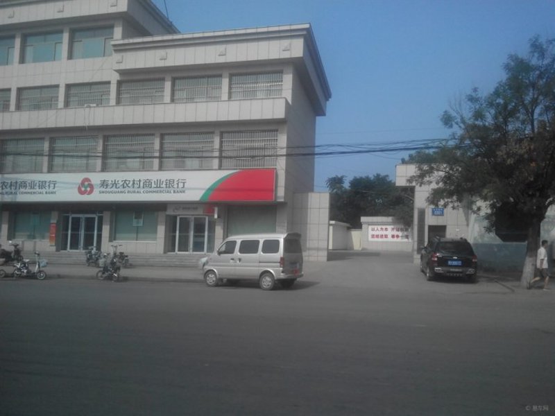 郑州高新区百货：时尚购物的首选地